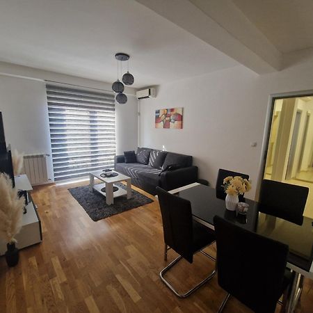 Apartman Tri S Аранделовац Экстерьер фото