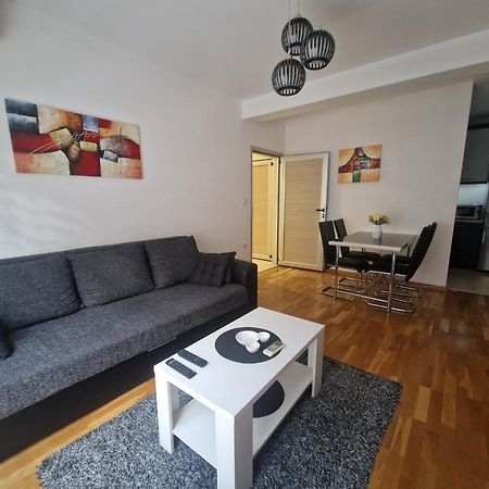 Apartman Tri S Аранделовац Экстерьер фото
